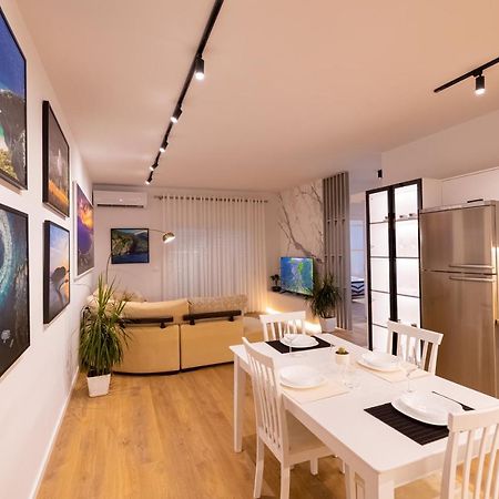 Victoria Lungomare Apartment Вльора Екстер'єр фото