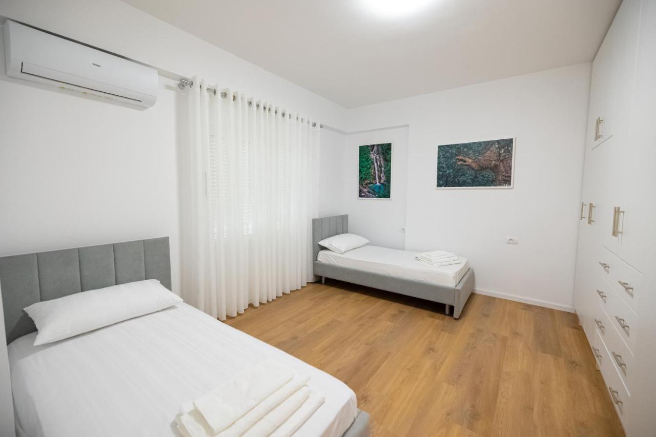 Victoria Lungomare Apartment Вльора Екстер'єр фото