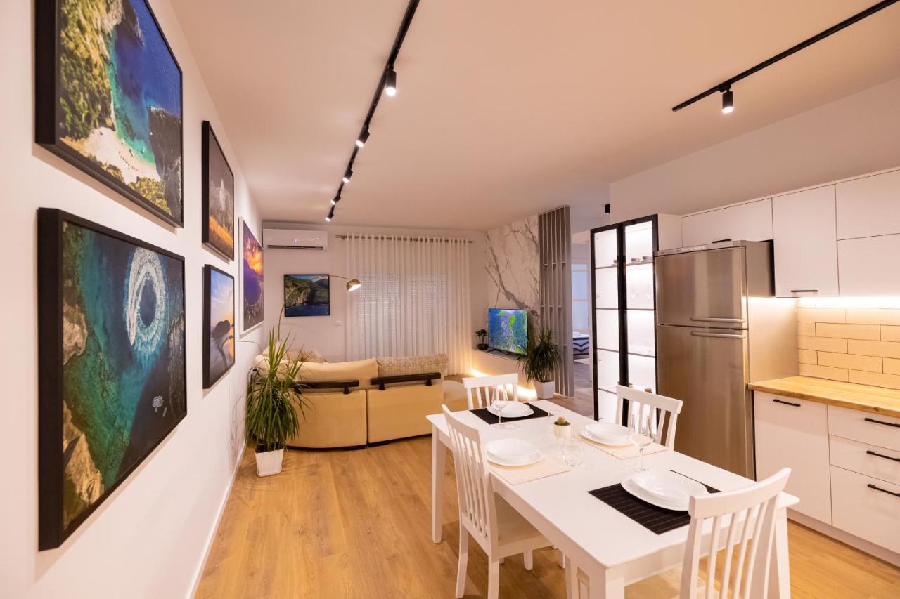 Victoria Lungomare Apartment Вльора Екстер'єр фото