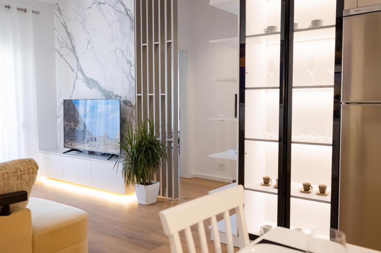 Victoria Lungomare Apartment Вльора Екстер'єр фото
