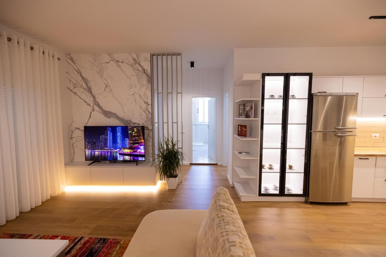 Victoria Lungomare Apartment Вльора Екстер'єр фото