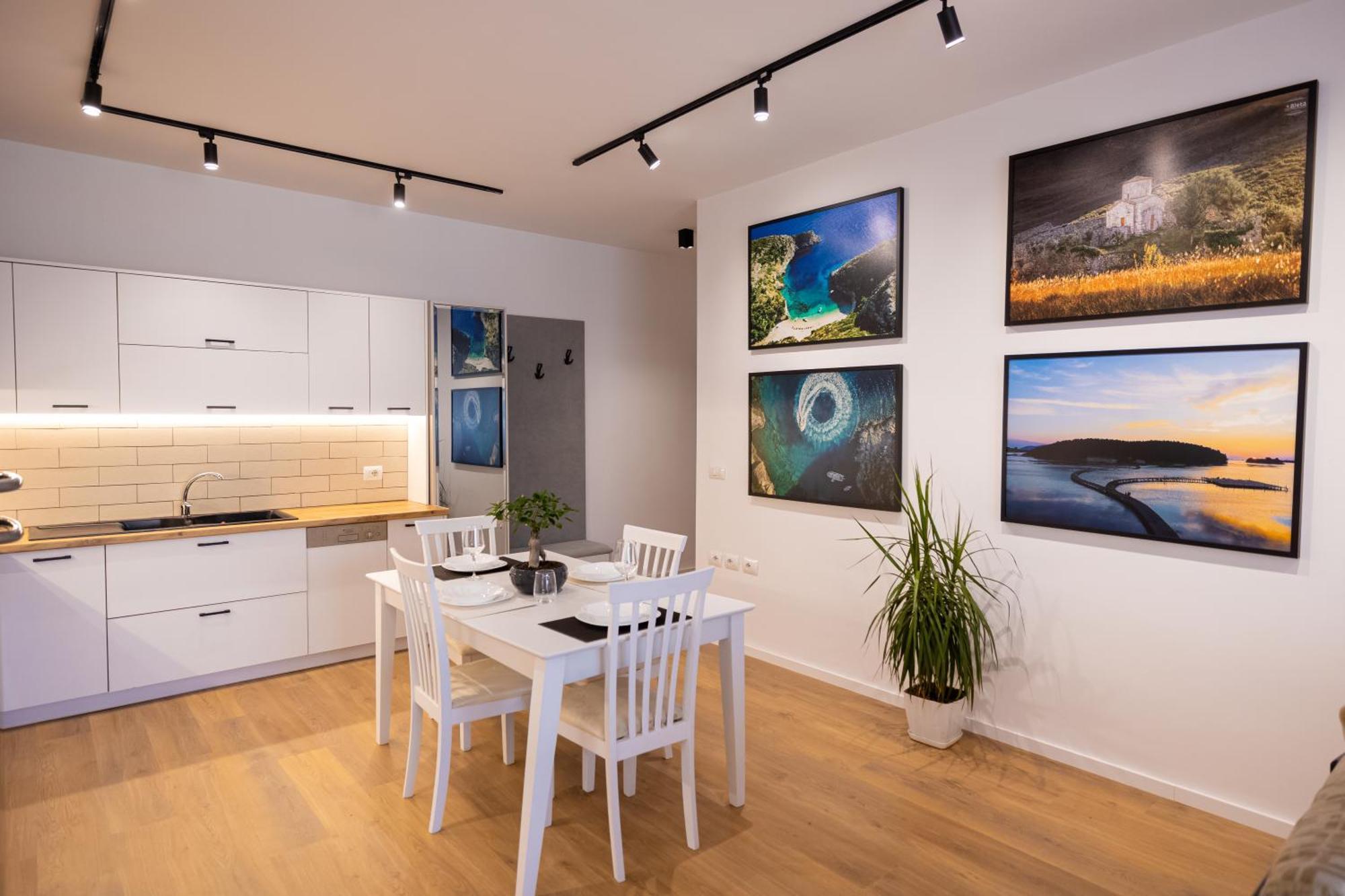 Victoria Lungomare Apartment Вльора Екстер'єр фото